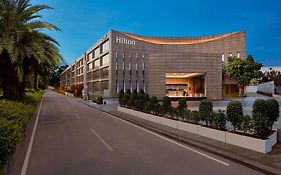 Hilton Bangalore Embassy Golflinks 5*